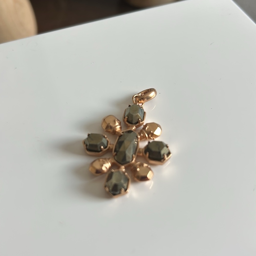 Kendra Scott Large Charm in Rose Gold